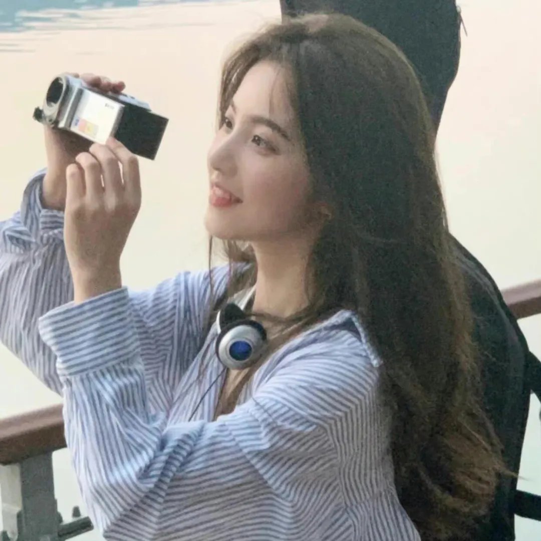龙纹身的女鬼入镜